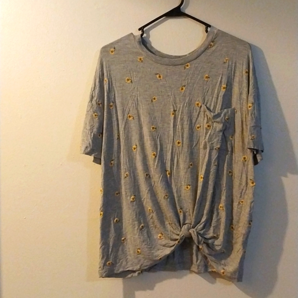 No Bondaries grey sunflower shirt